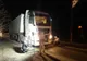 Biciclist rănit de camionul care-l depășea 