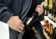 A evadat din arestul la domiciliu să fure o sticlă cu băutură alcoolică dintr-un supermarket