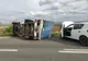 I-a explodat pneul și a pierdut controlul volanului, intrând în coliziune cu un autoturism aflat pe celălalt sens de mers